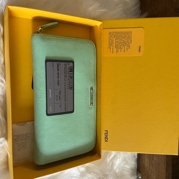 Fendi Wallet - Picture 4 of 8